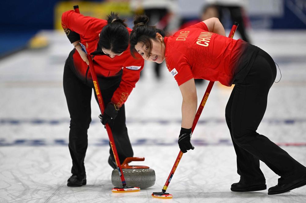 火箭大胜爵士稳固西部第二位置，申京贡献33+10内线统治范乔丹10中1.