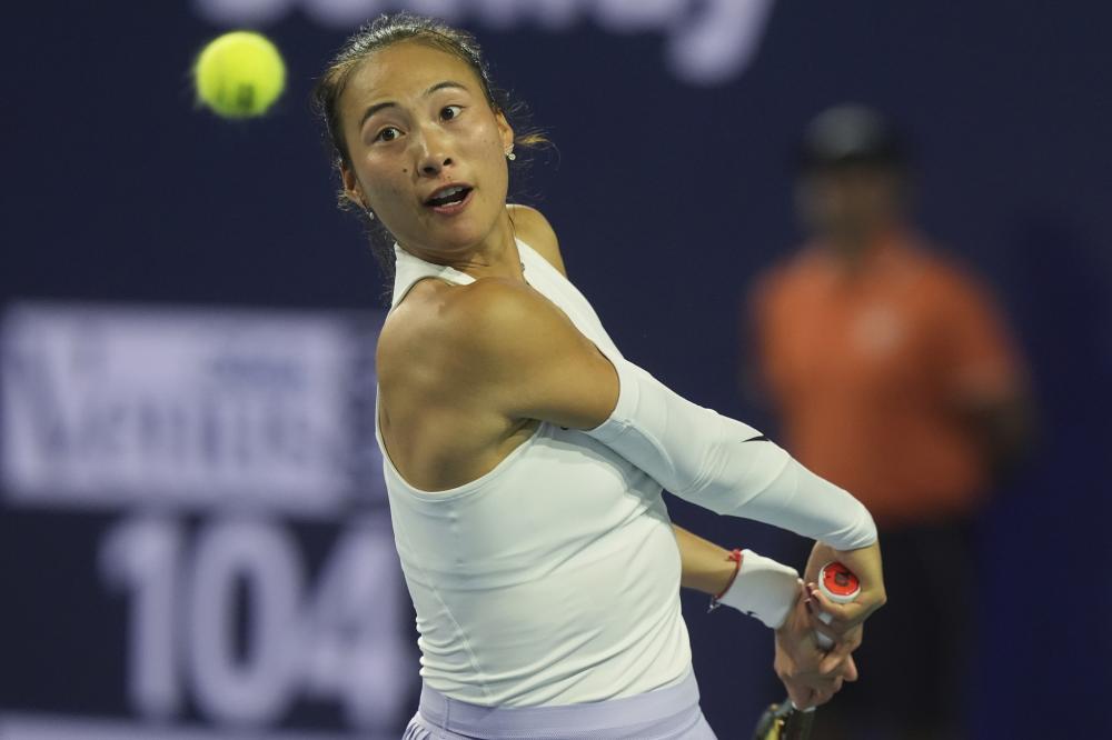 快船遗憾败给雷霆，裁判争议酿成输球，哈登和卡哥关键时刻疲软.